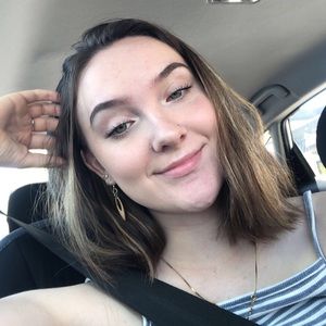 Meet your Posher, Gracs